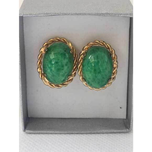 Faux Jadeite Oval Stud Gold Tone Rope Twist Design Clip-On Earrings - Picture 1 of 5